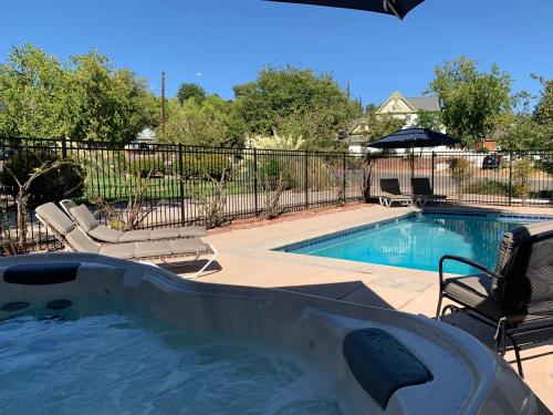 the cottage 241 north