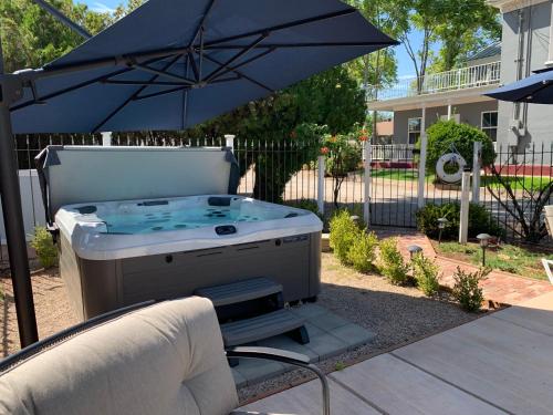 the cottage 241 north