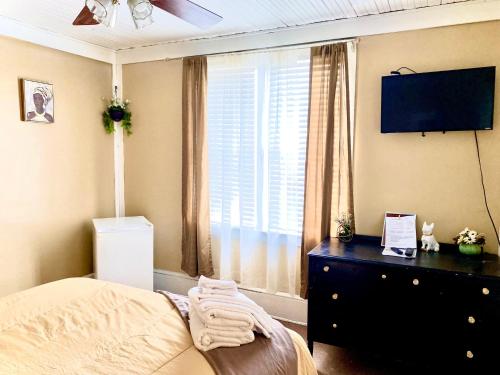 Bella's Boutique Hotel,,2 star