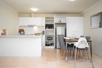 aligned corporate residences kew