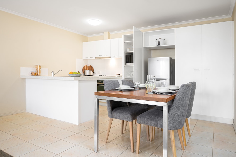 aligned corporate residences kew