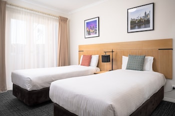 aligned corporate residences kew