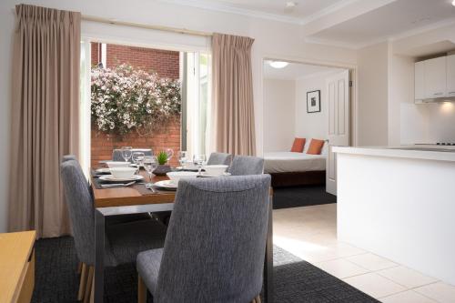 aligned corporate residences kew