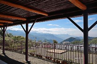 hand seeking alishan sunrise