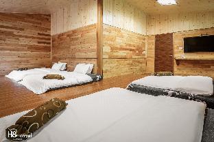 hand seeking alishan sunrise