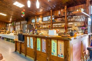 hand seeking alishan sunrise