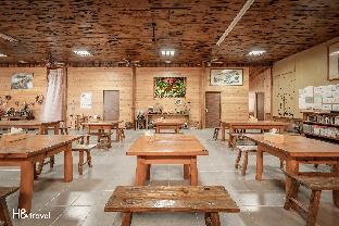 hand seeking alishan sunrise