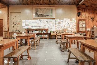 hand seeking alishan sunrise