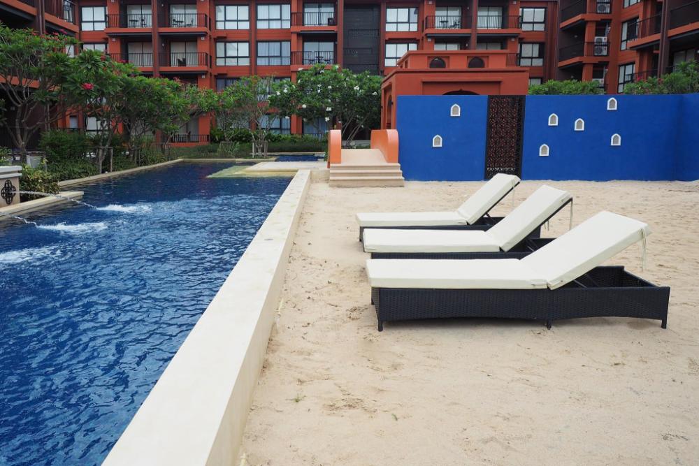 bluroc huahin pool view