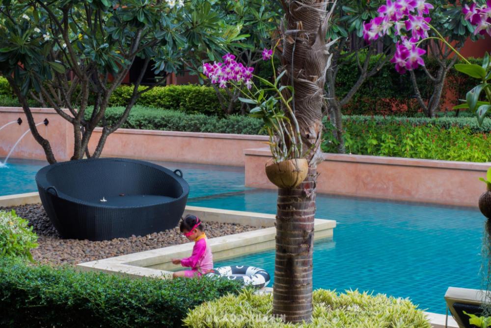 bluroc huahin pool view