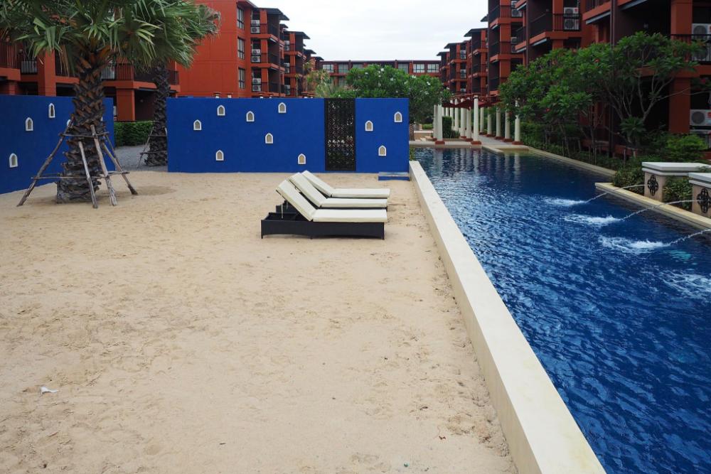 bluroc huahin pool view