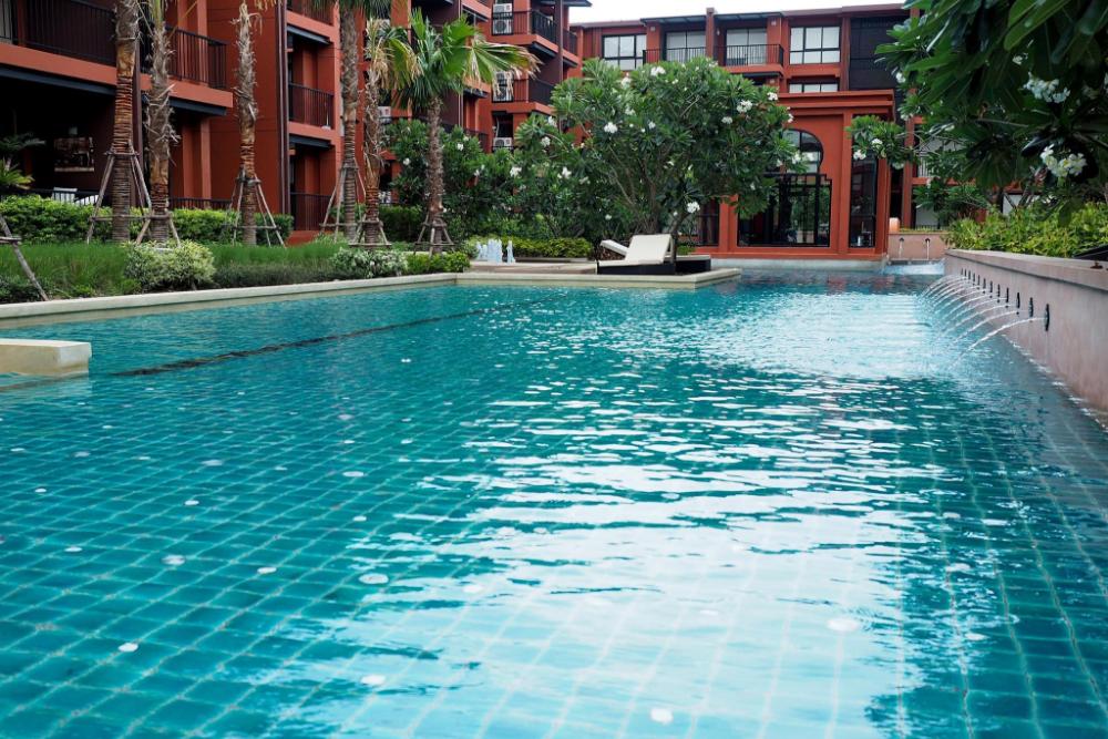 bluroc huahin pool view