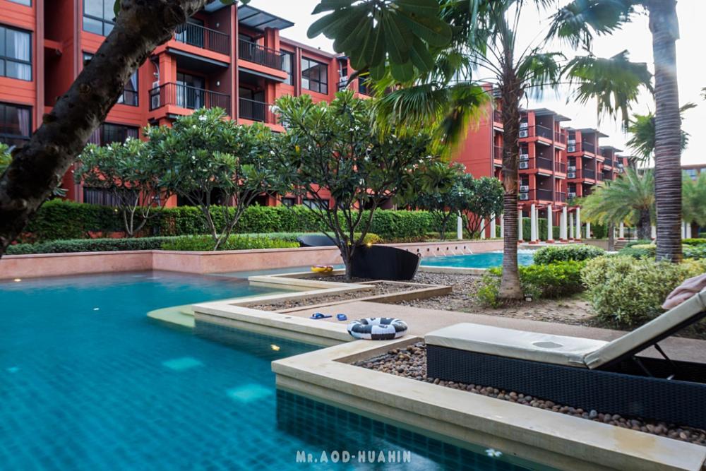 bluroc huahin pool view