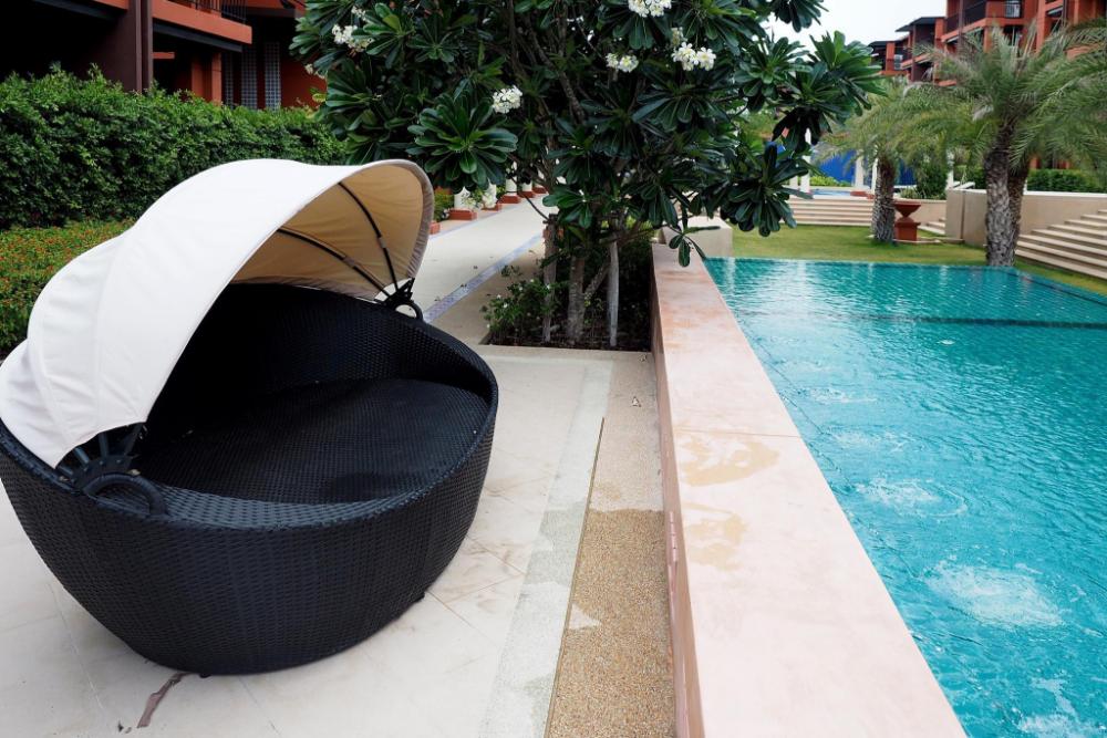 bluroc huahin pool view