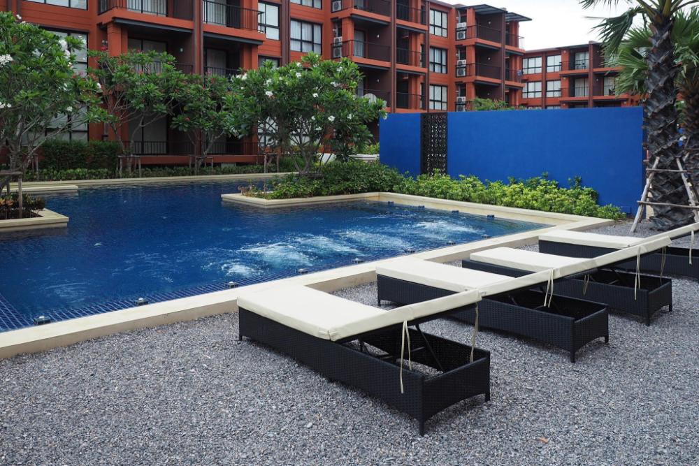 bluroc huahin pool view