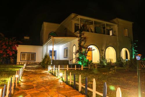 yaliyani motel restaurant