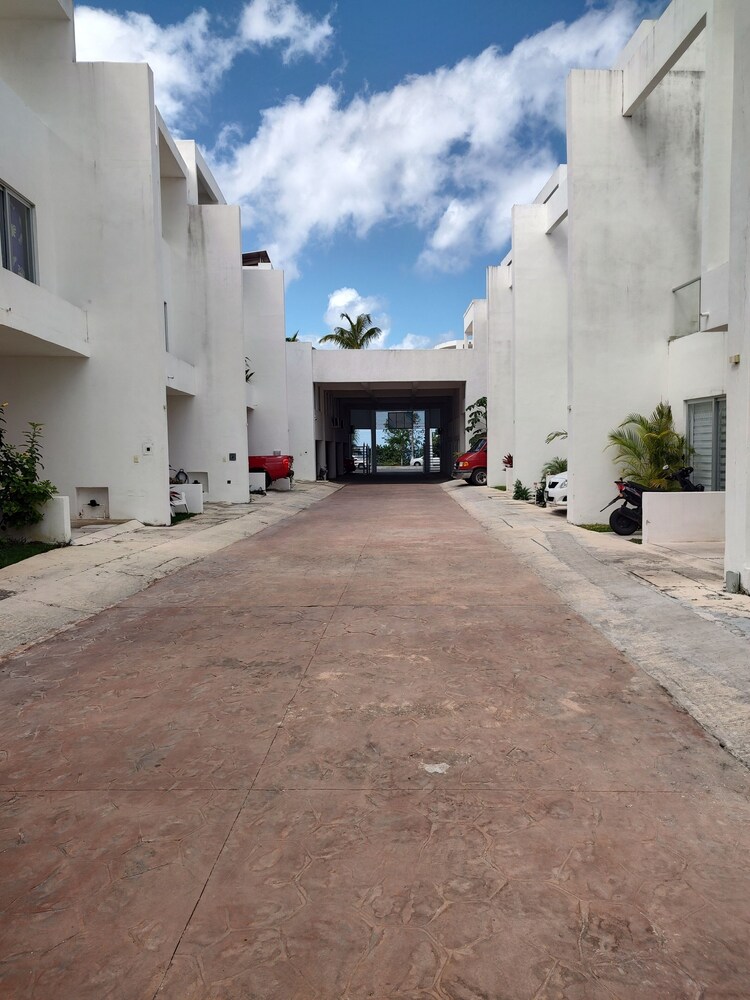 spacious oceanfront loft a1