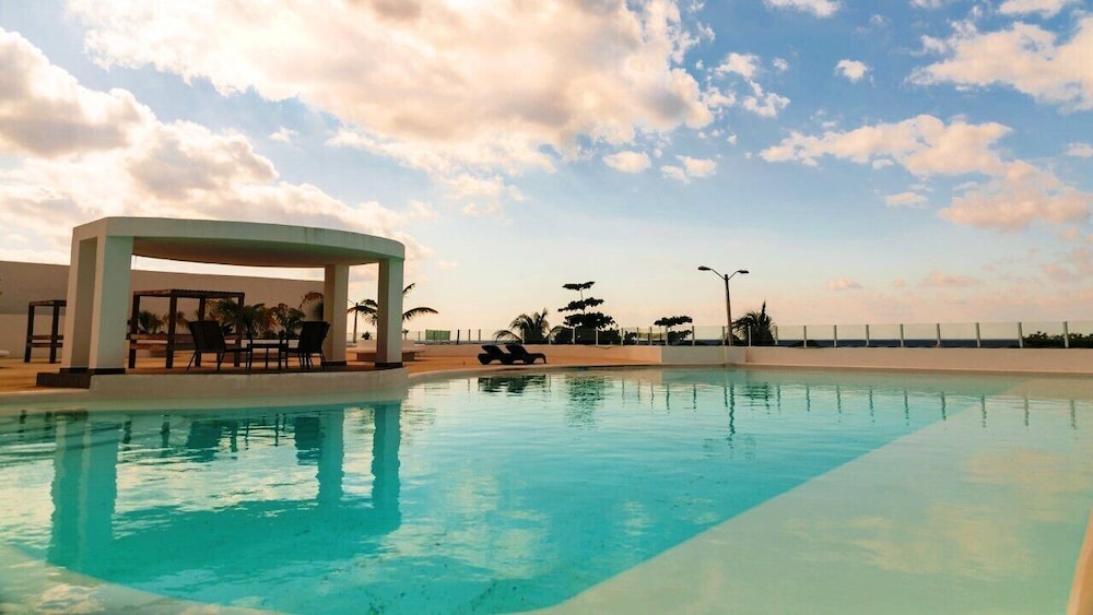 spacious oceanfront loft a1