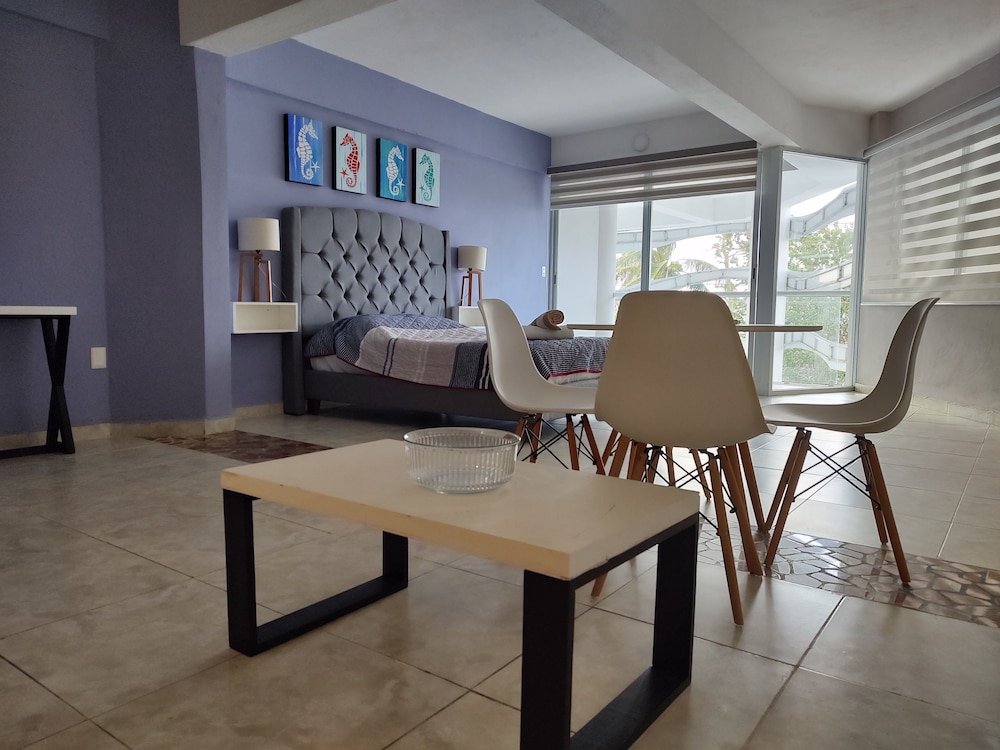 spacious oceanfront loft a1