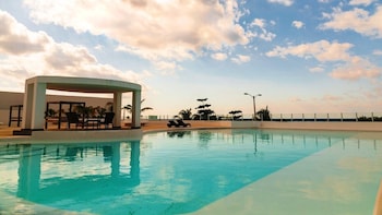 spacious oceanfront loft a1