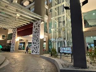 utm hotel and residence