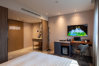 roaders plus hotel taipei station quarantine hotel