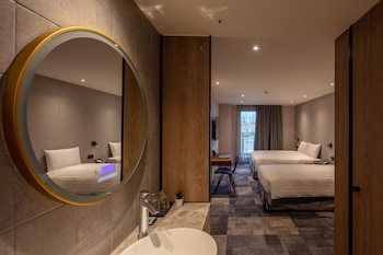 roaders plus hotel taipei station quarantine hotel