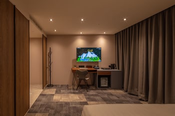 roaders plus hotel taipei station quarantine hotel