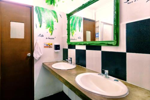 the secret garden hostel