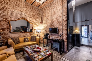 selvese collection galata 1875