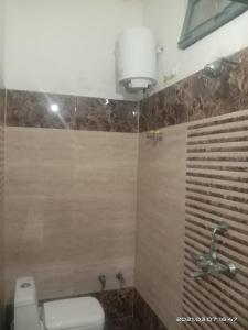 Priya Hotel Faizabad,,2 star