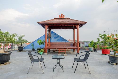 reddoorz near jalan adi sucipto solo