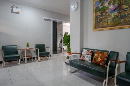 reddoorz near jalan adi sucipto solo