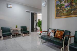 reddoorz near jalan adi sucipto solo