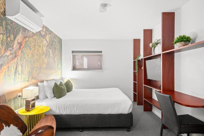 grand hotel wyong