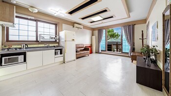 tongyeong hwanggeumbada pension