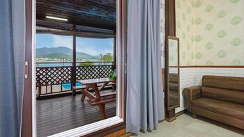 tongyeong hwanggeumbada pension