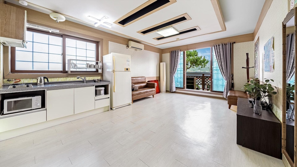 tongyeong hwanggeumbada pension