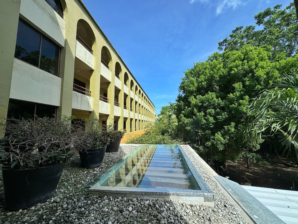 suites colonial