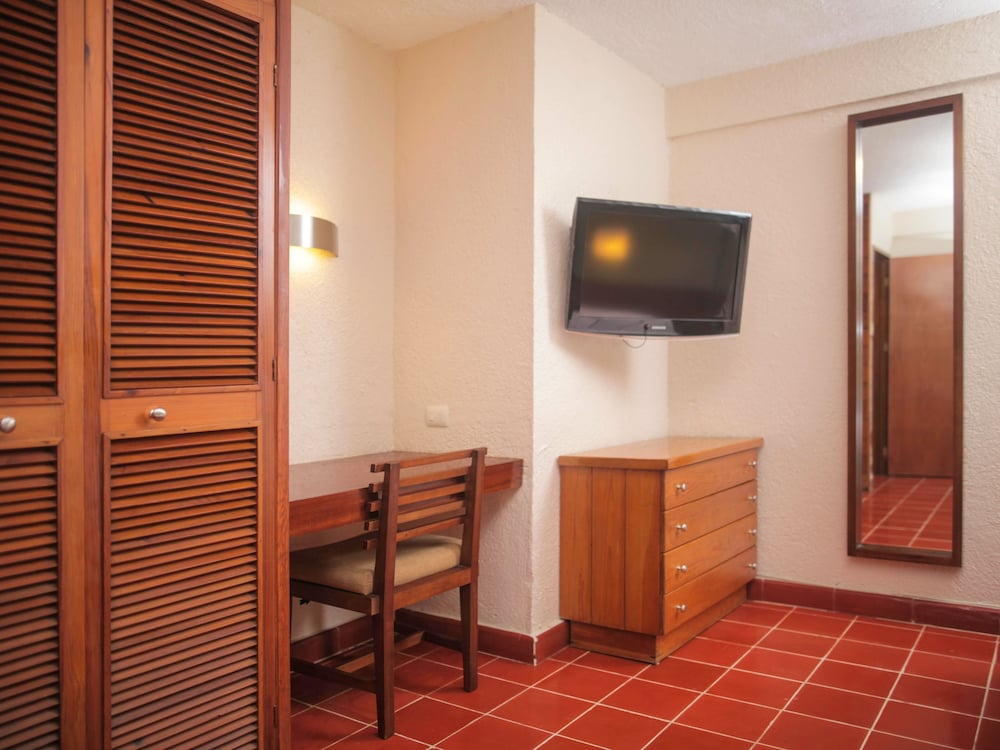 suites colonial