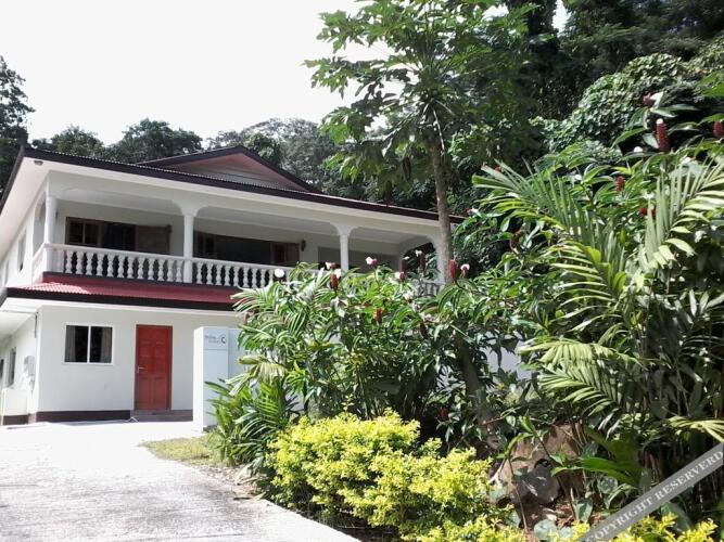 precious residence c self catering studio