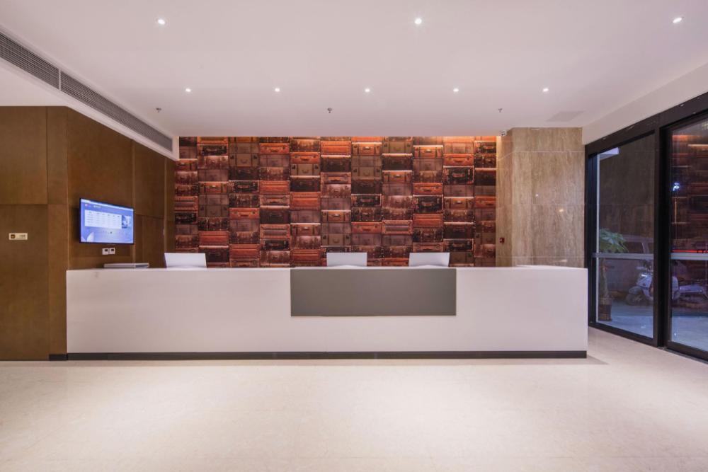 jtour inn liuzhou luzhai jiandong building bus station