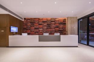 jtour inn liuzhou luzhai jiandong building bus station