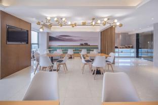 jtour inn liuzhou luzhai jiandong building bus station