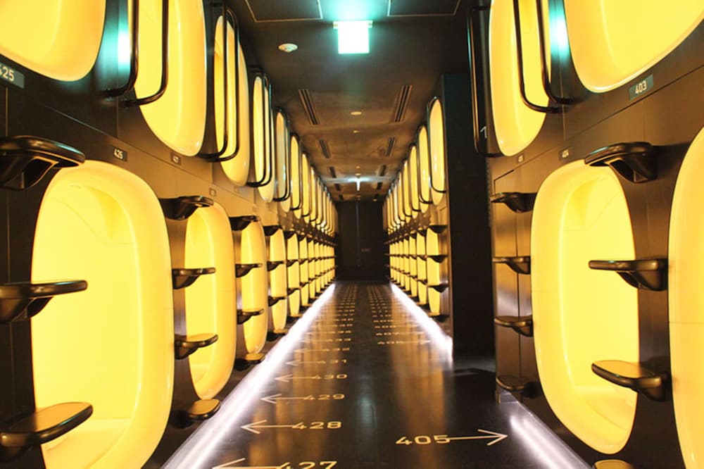 rembrandt cabin shinjuku shin okubo