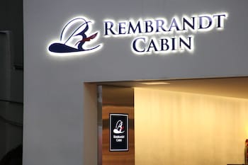 rembrandt cabin shinjuku shin okubo