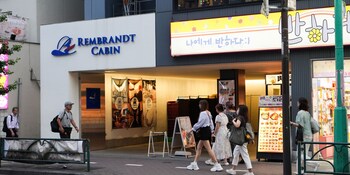 rembrandt cabin shinjuku shin okubo