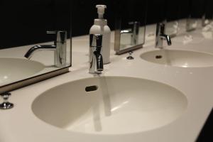 rembrandt cabin shinjuku shin okubo