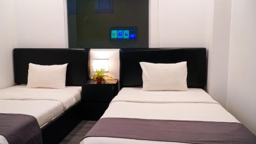 bros hotel
