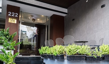 Bros Hotel,222 Duong Nguyen Cu Trinh  Quan 1,3 star